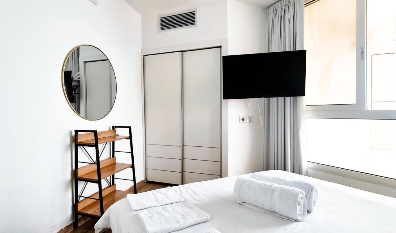 Go To Apartments In Leonardo Bat Yam Esterno foto