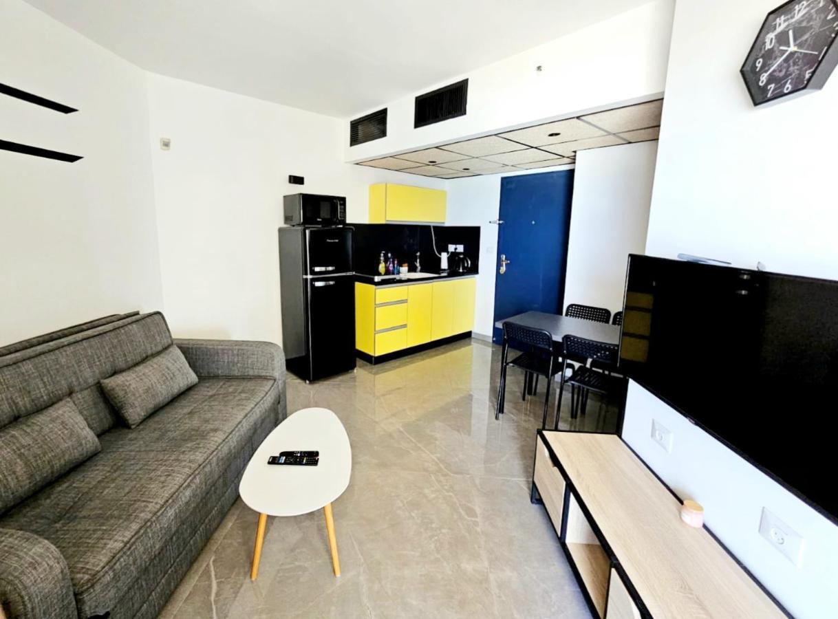 Go To Apartments In Leonardo Bat Yam Esterno foto