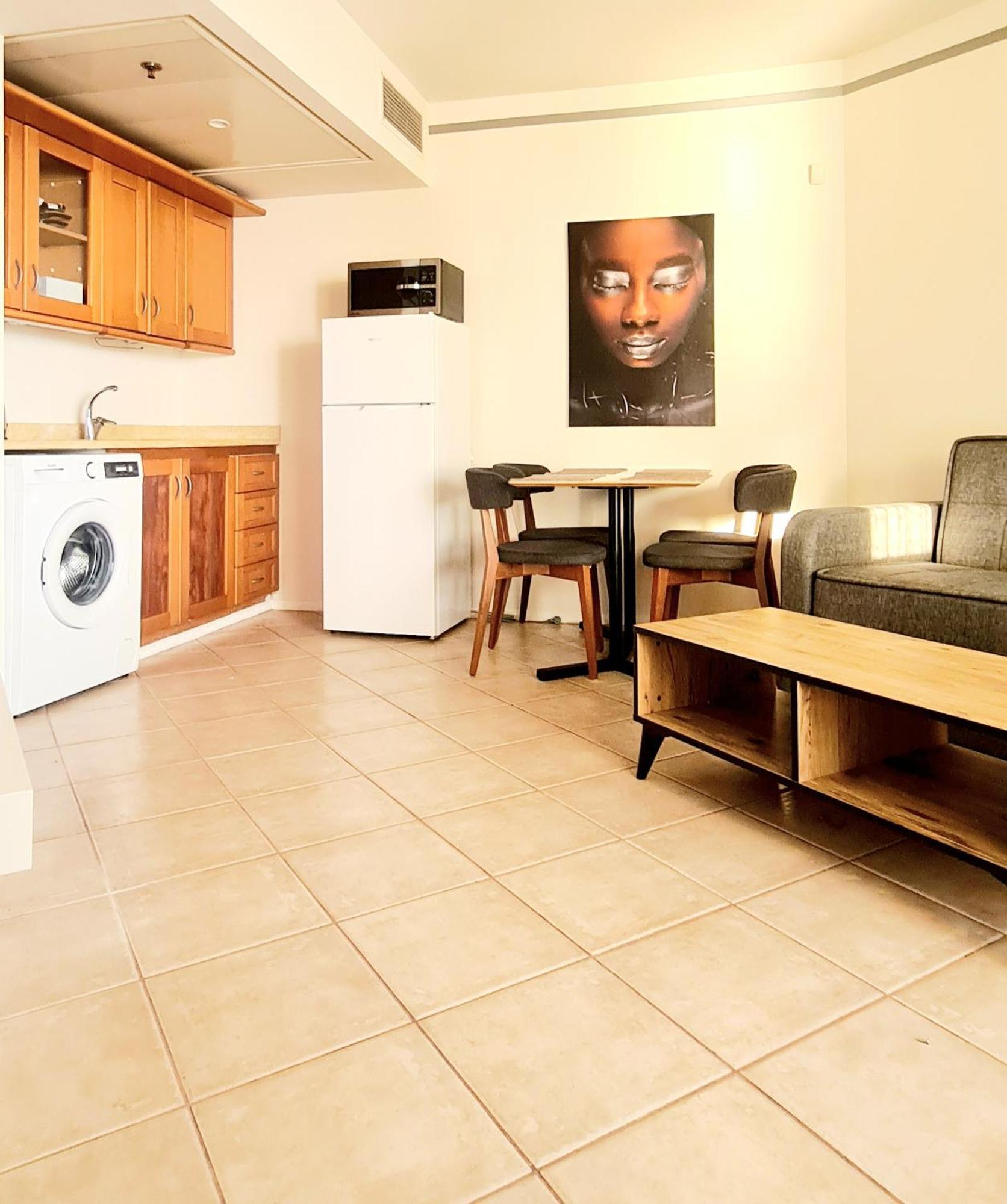 Go To Apartments In Leonardo Bat Yam Esterno foto