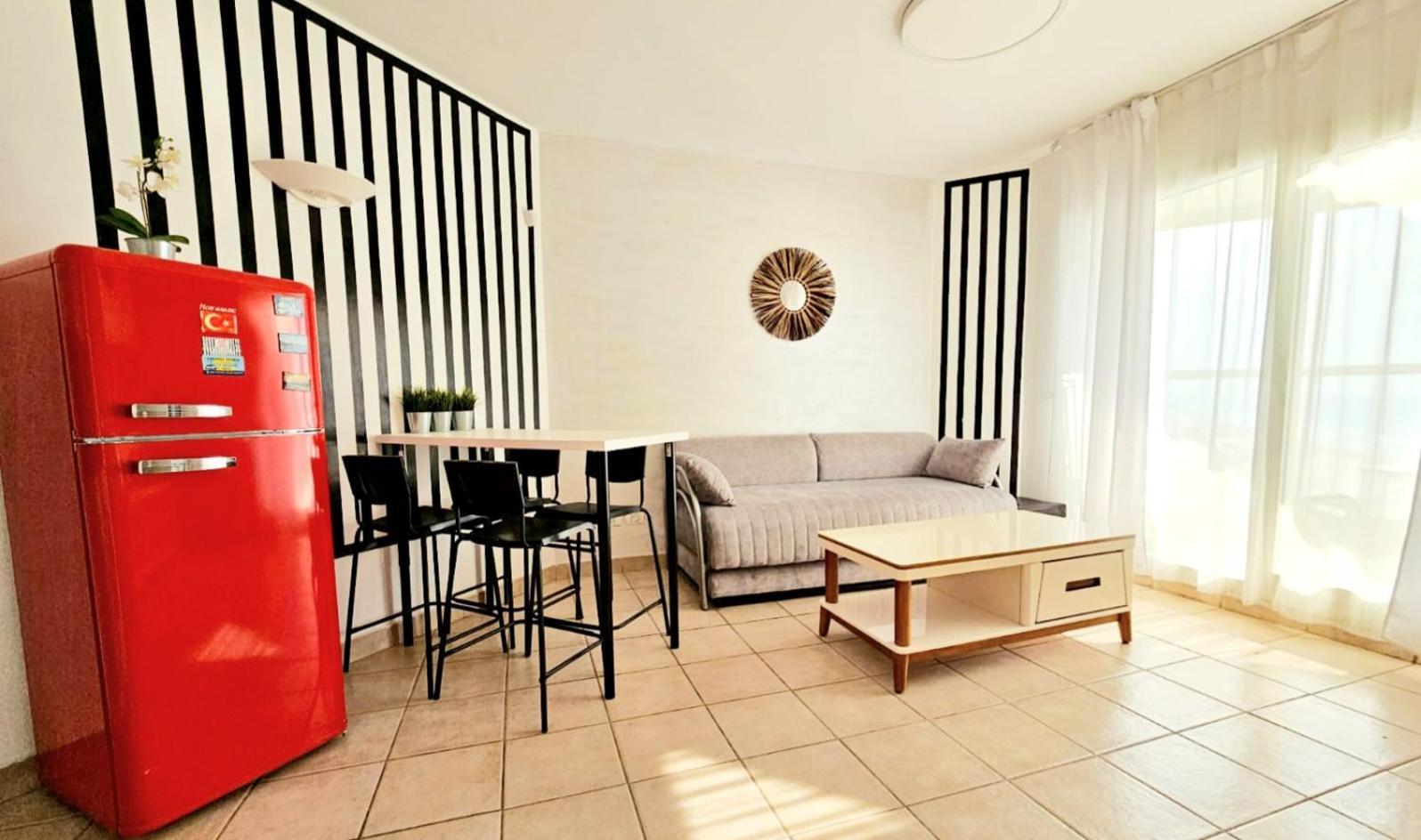 Go To Apartments In Leonardo Bat Yam Camera foto