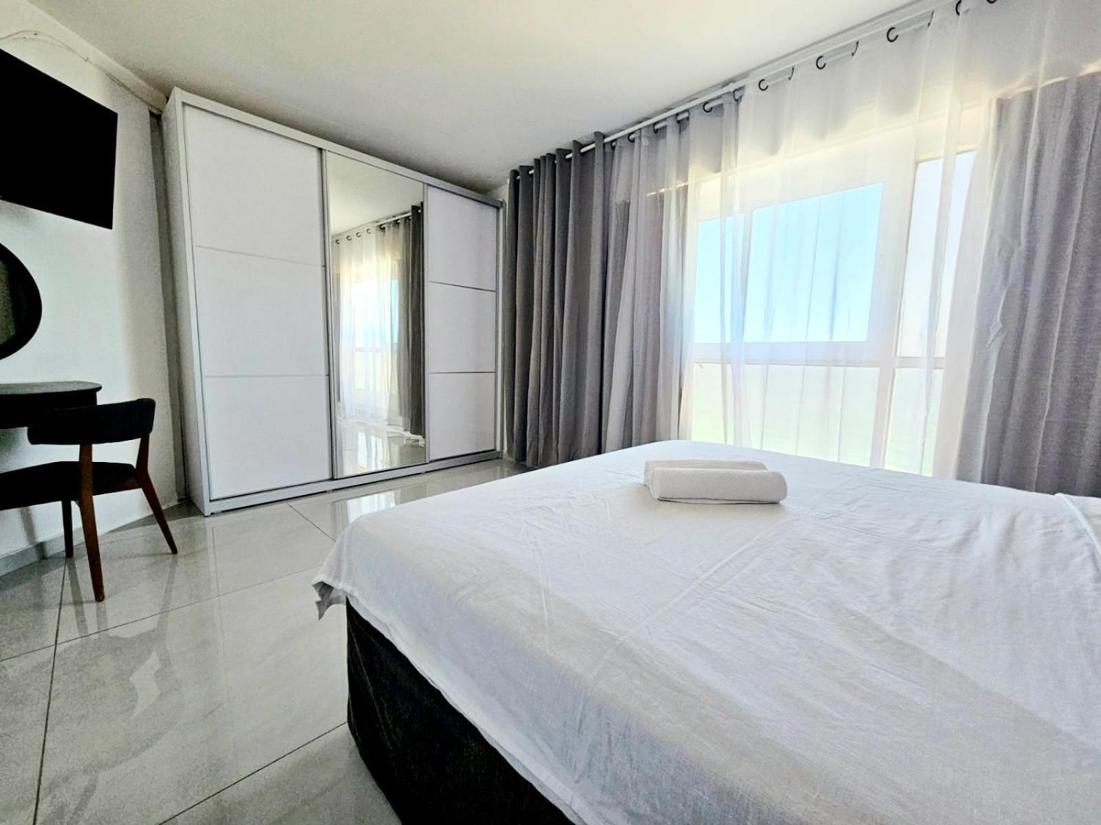 Go To Apartments In Leonardo Bat Yam Esterno foto