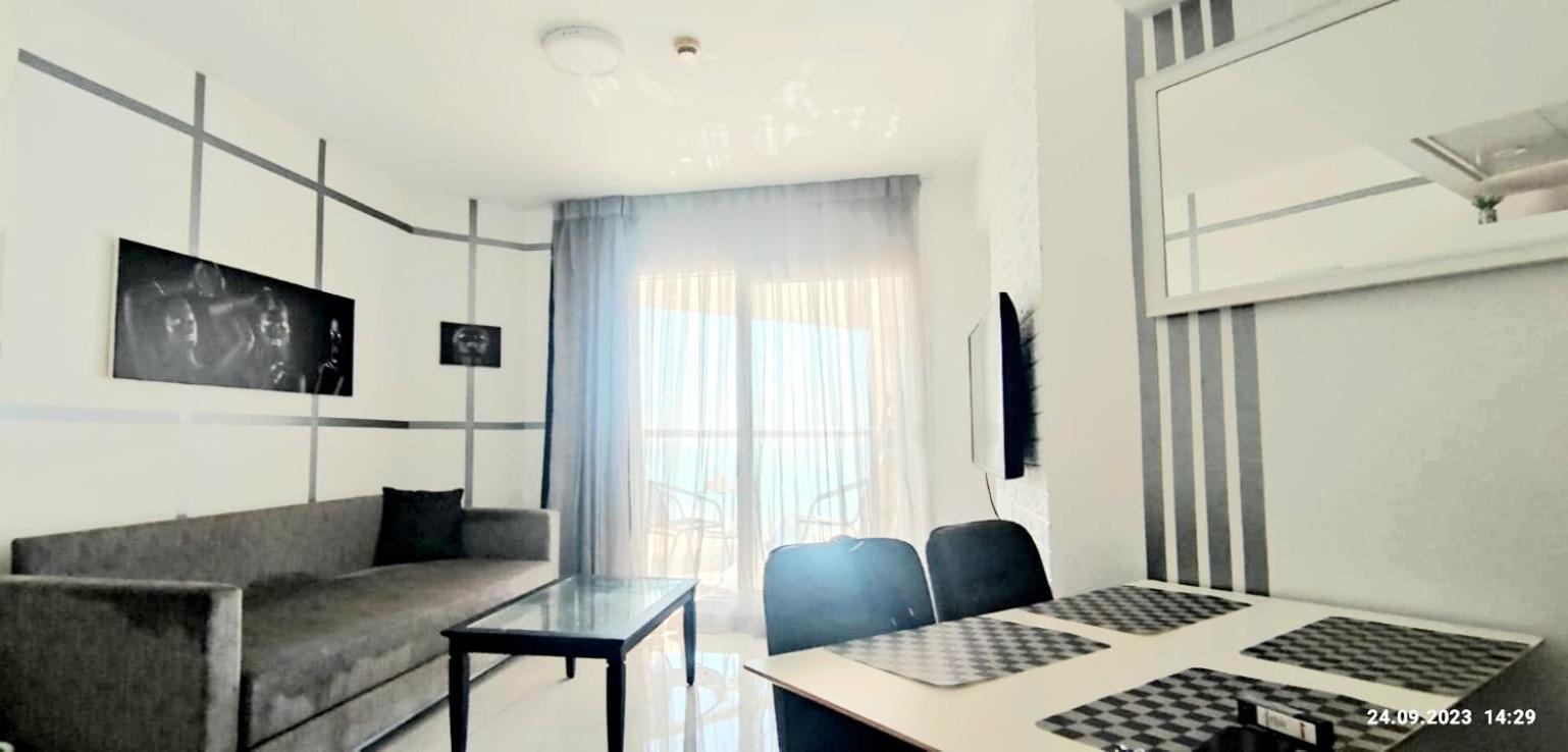Go To Apartments In Leonardo Bat Yam Esterno foto