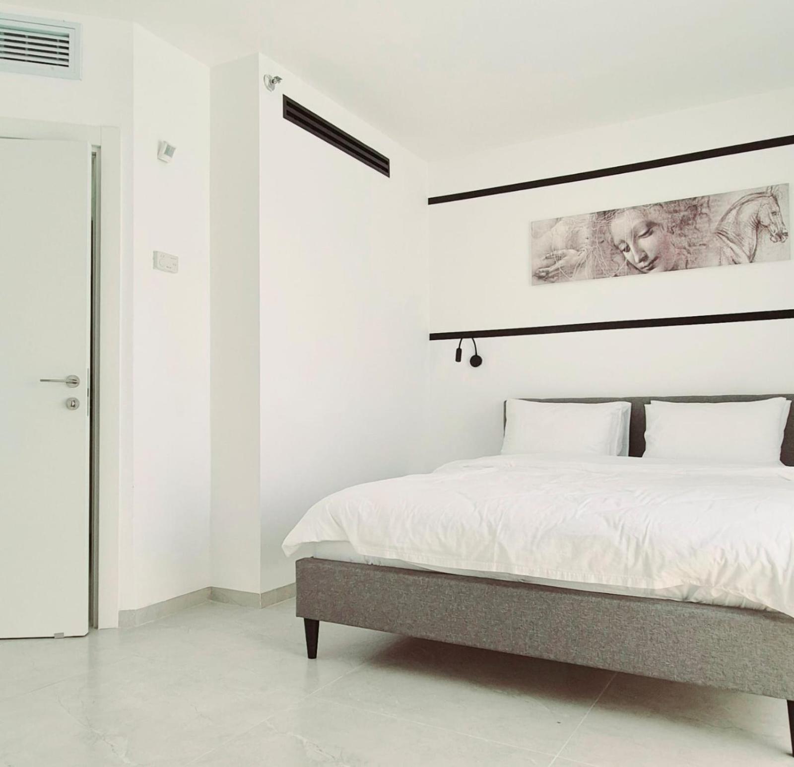 Go To Apartments In Leonardo Bat Yam Camera foto