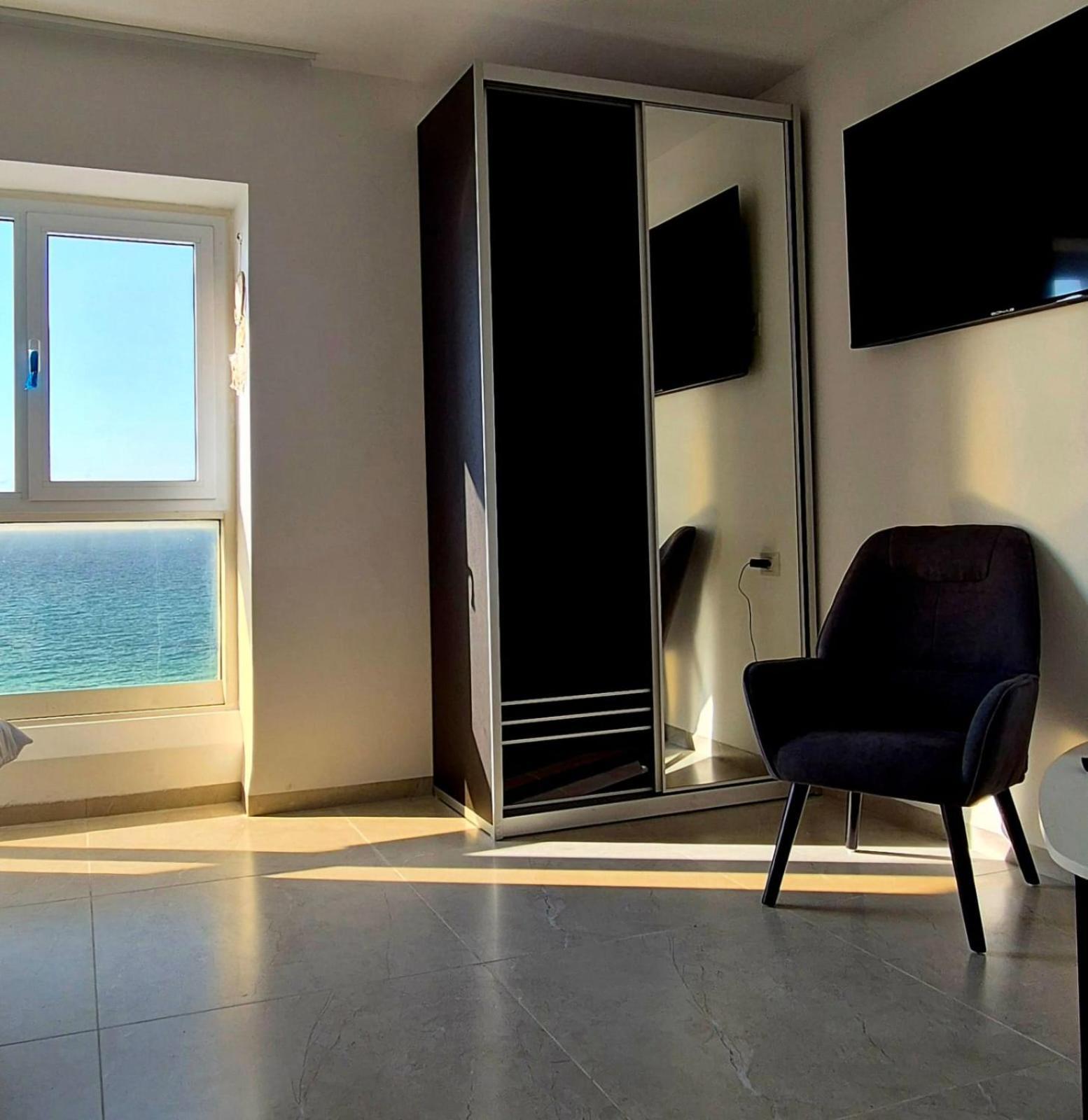 Go To Apartments In Leonardo Bat Yam Camera foto